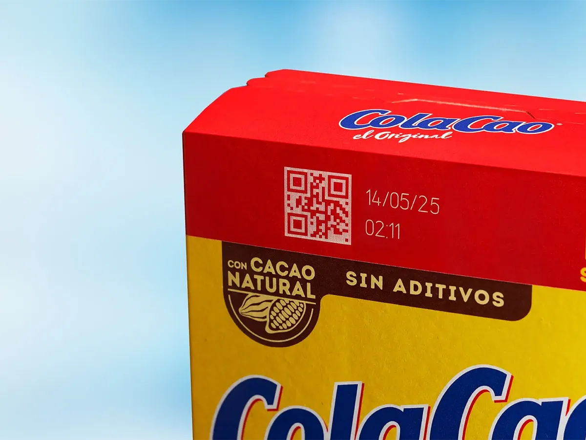 Лазерная маркировка QR-кода и даты на картонной упаковке ColaCao